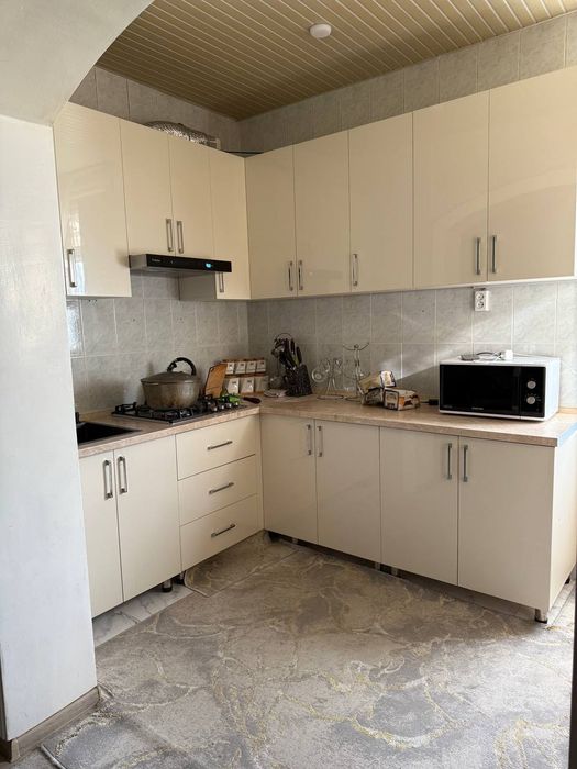 Продаю 3-х комнатную квартируСергели 5