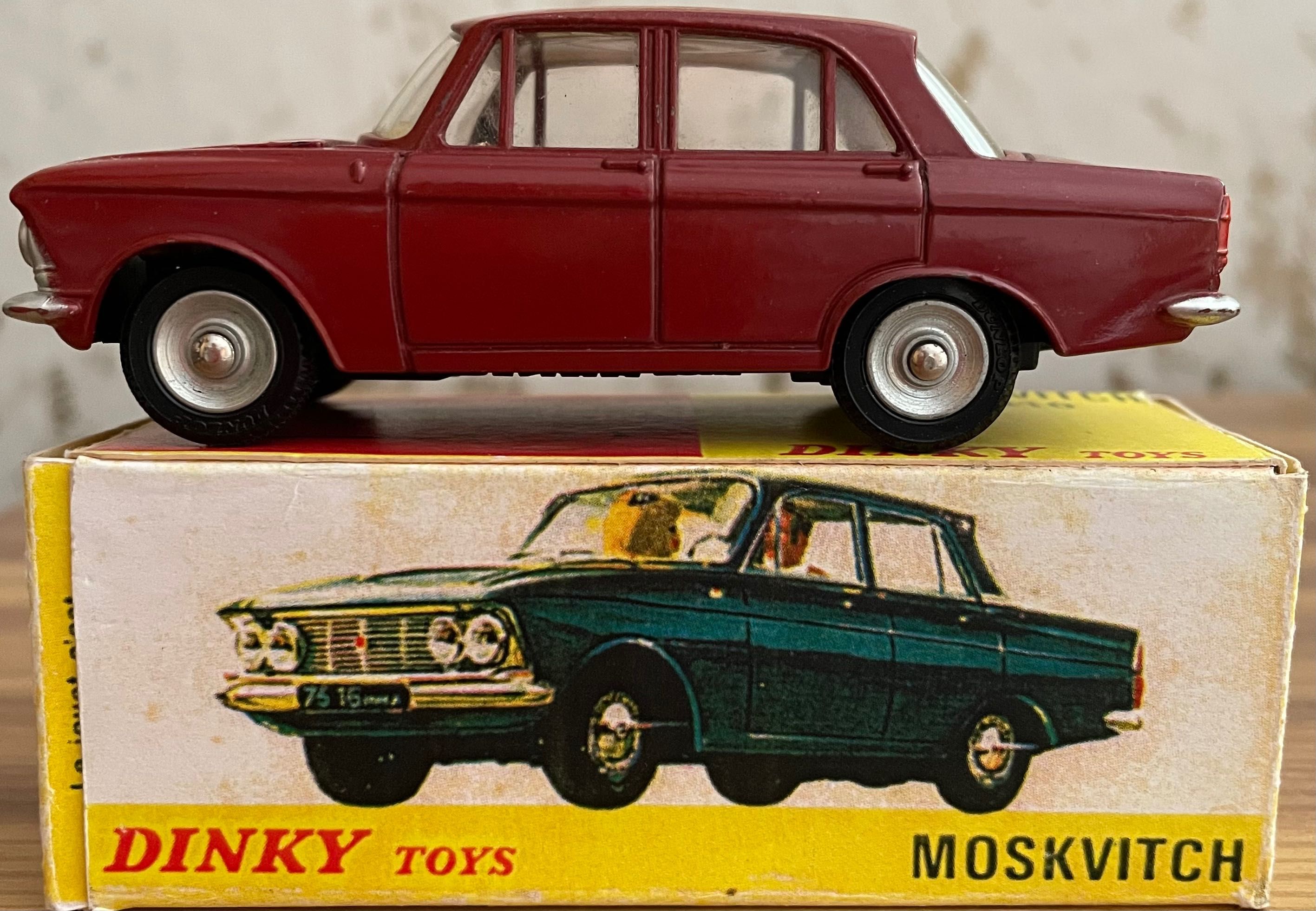 Москвич 408 Мащаб 1:43 Издание на DINKY toys от 1968 г.