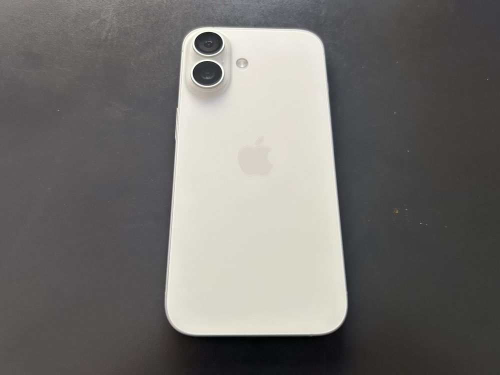 Продавам Apple iPhone 16