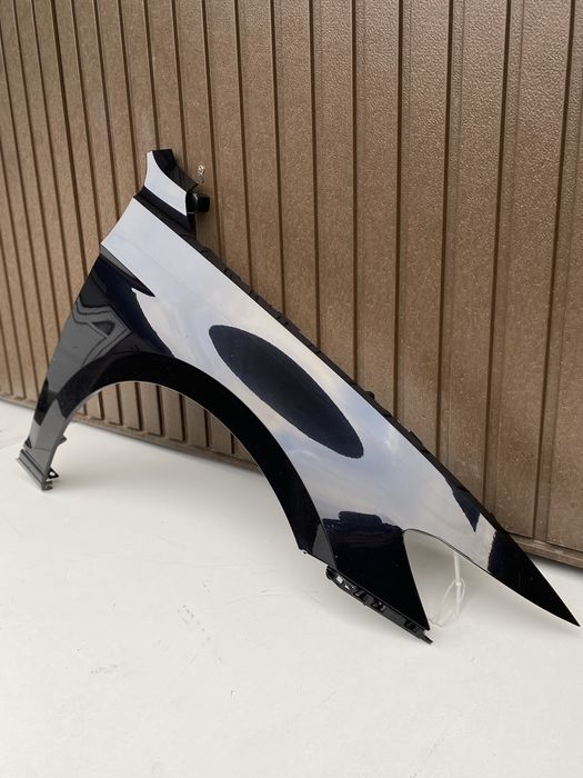 Aripa dr fata vw Passat B8 cod culoare LC9X cu suporti si bandou 2015+