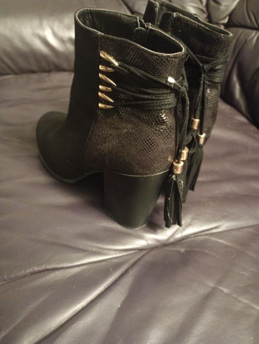 Ghete piele naturala, întoarsă pt ocazii, mărimea 39