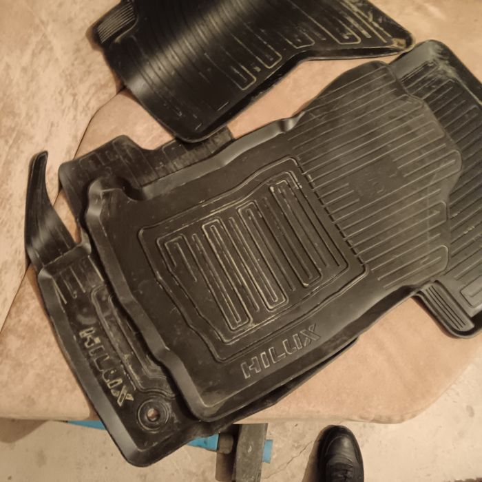 Полик на Toyota hilux