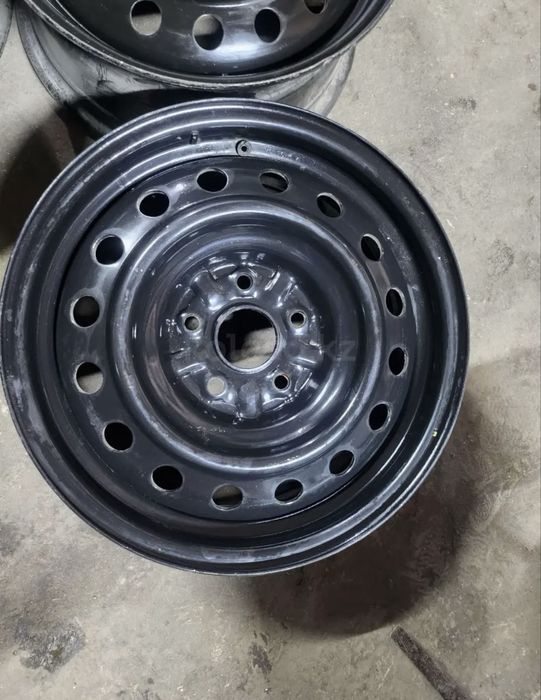 Диски на камри R16