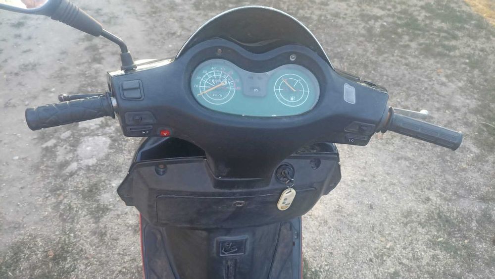 Vând. scuter. Motor în 2 timpi