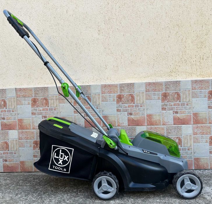 LUX A-RM-2x20 /4/33 SET - Акумулаторна косачка като нова 2x20V 4.0Ah