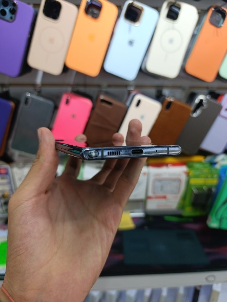 Samsung Note 10+ 12/512 ideal