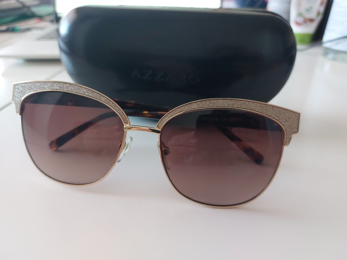 Продават се слънчеви очила AZZARO
