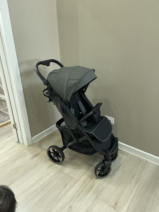 Продам коляску почти новая