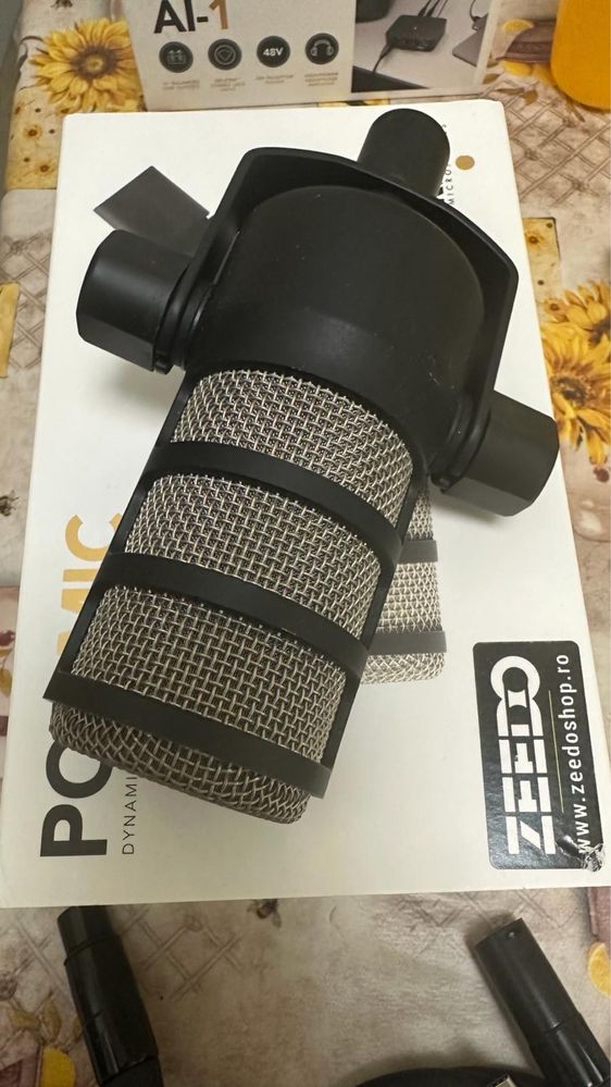 Pachet Rode Podmic Xlr plus interfata Rode AI-1 si cablu 3m Roland XLR