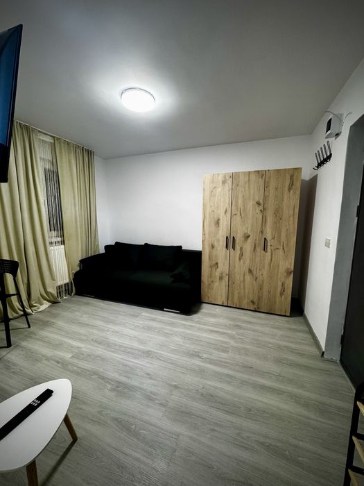 Inchiriez garsoniera