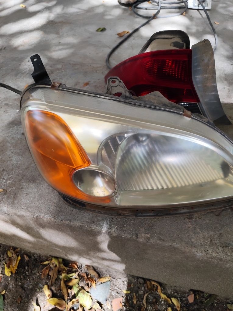 Фарове за honda civic седан 2003 година и стопове
