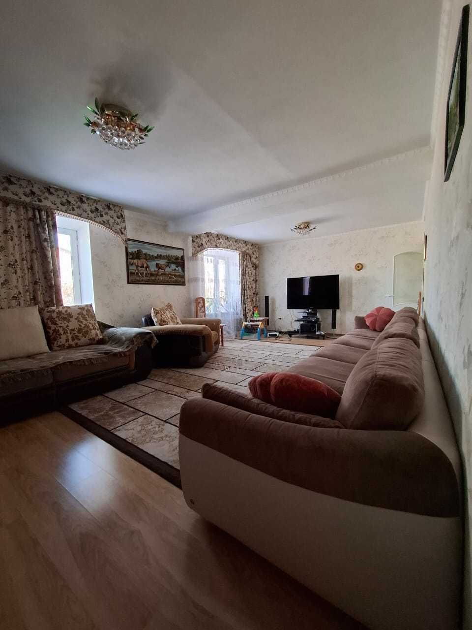 Продам дом в г.Акколе в панском ряду