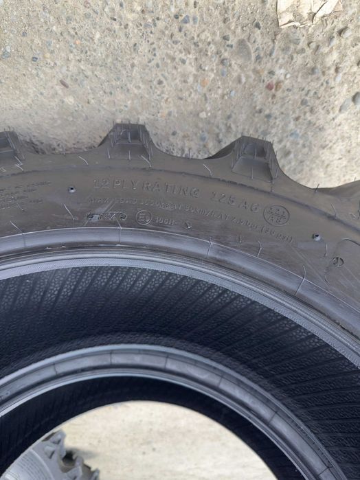 Cauciucuri Noi 12.4-28 Gri cu 12 pliuri pentru tractor spate