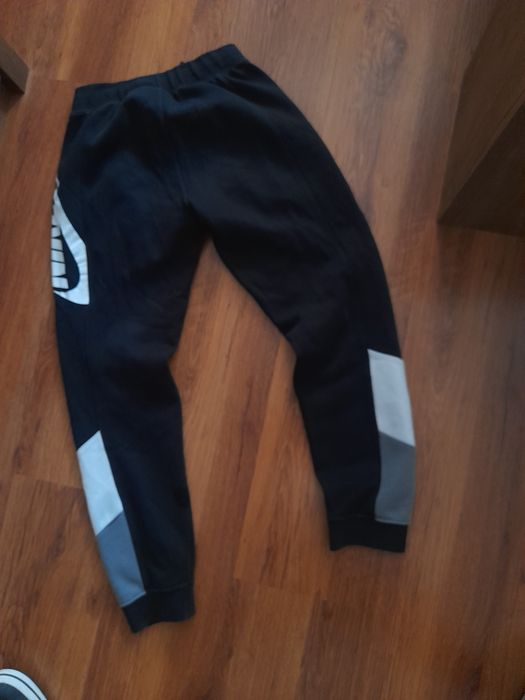 Nike tech младежки долнища 147- 158 см L размер.