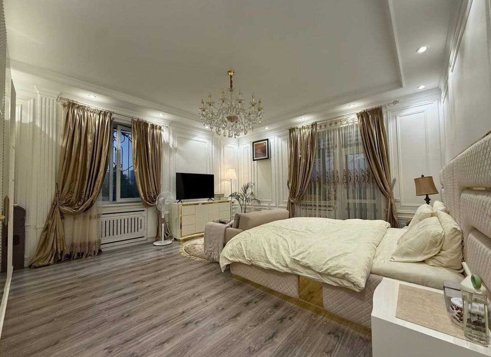 СРОЧНО ПРОДАЁТСЯ Глинка Габус Яккасарайский   р-н 4/6/8  площадь:220