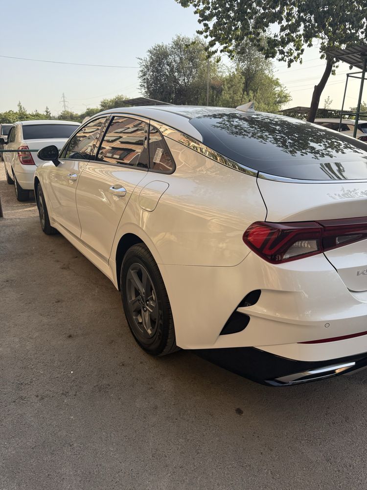 Kia K5 2023 yil 2 pazitsa