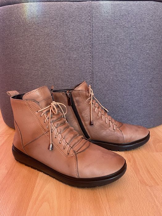 Дамски боти от естествена кожа