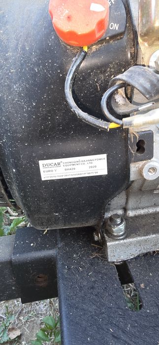 Tocator crengi cu motor benzina 15 cp