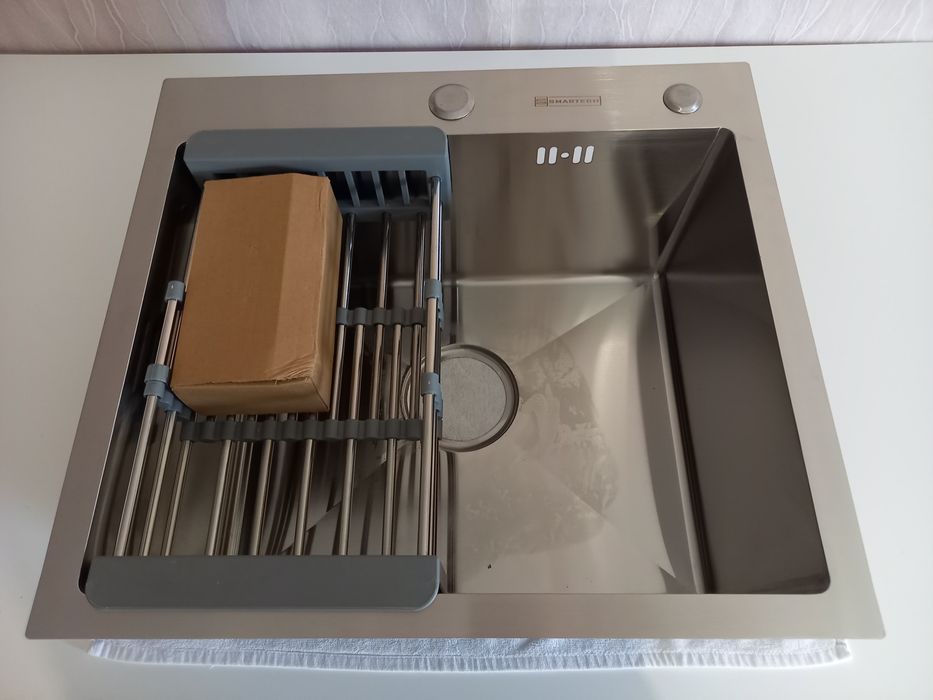 Врезная кухонная мойка