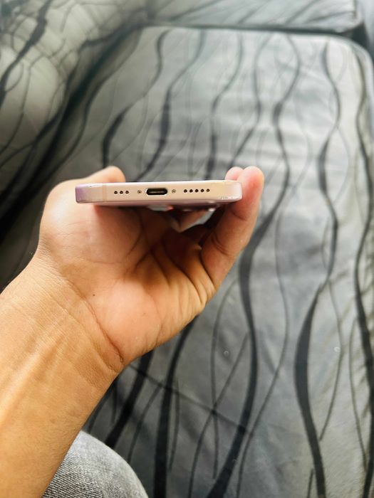 iPhone 15 128GB Rose