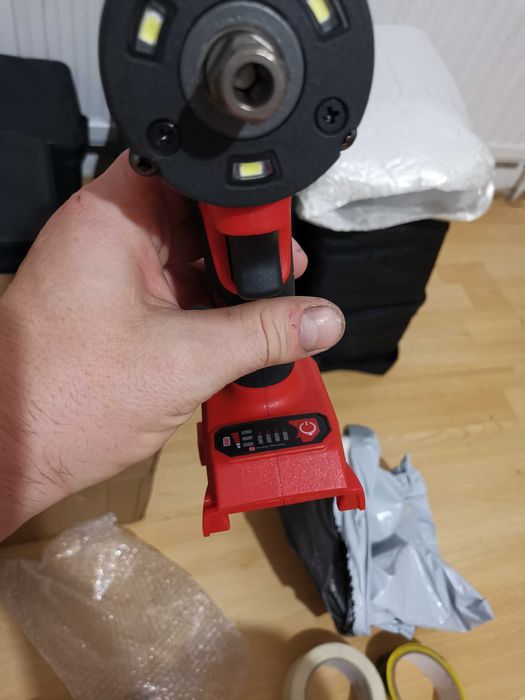 Cheie de impact și filetanta pt baterii Milwaukee