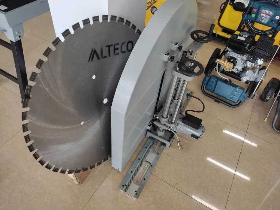 Резчик стен ALTECO WC 6210