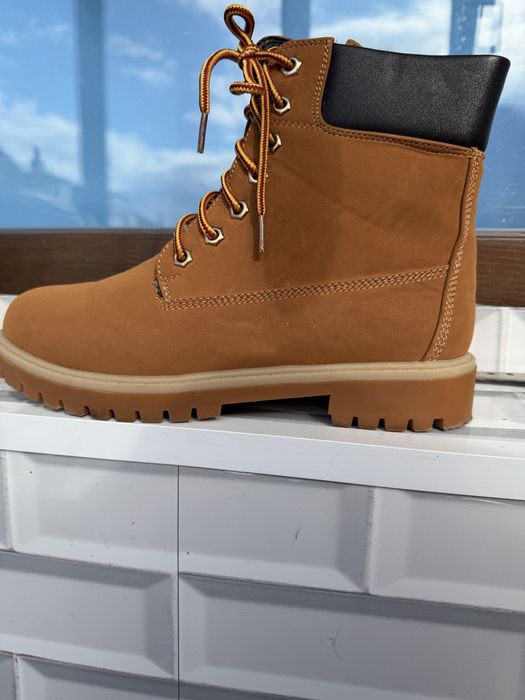 Продавам боти, ботушки