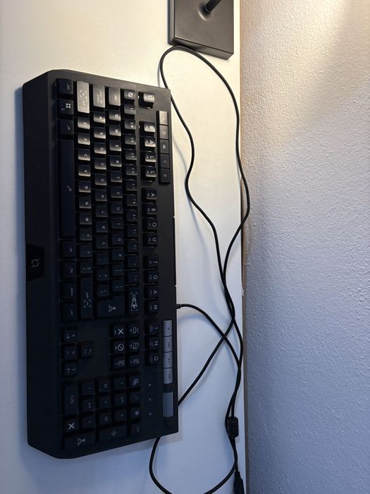 Tastatura Aqirys