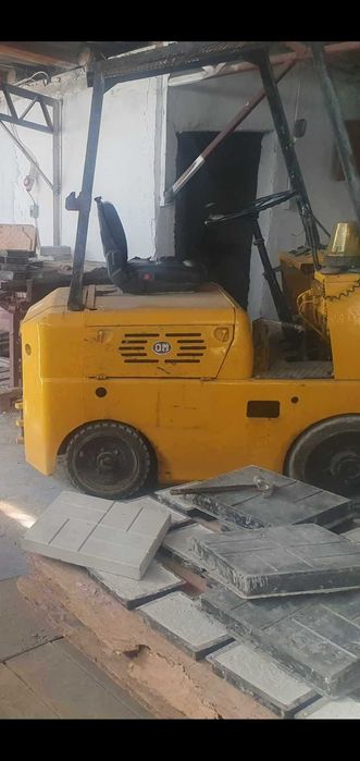 vand stivuitor 2.5tone