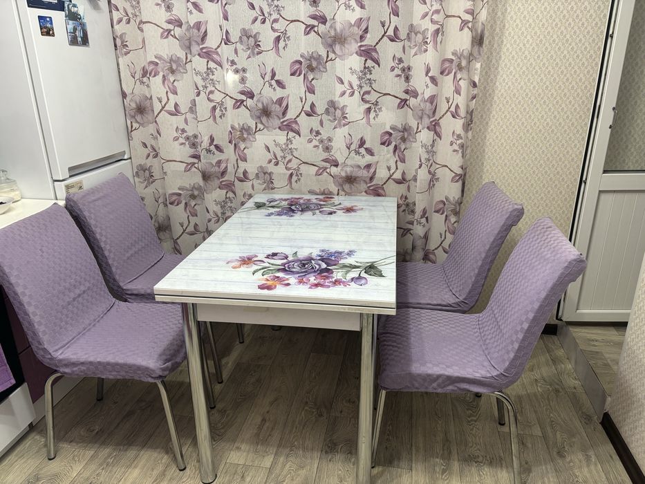 Стол кухонный со стульями