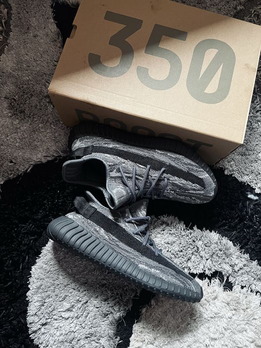 Yeezy Boost 350 V2 Dark Salt