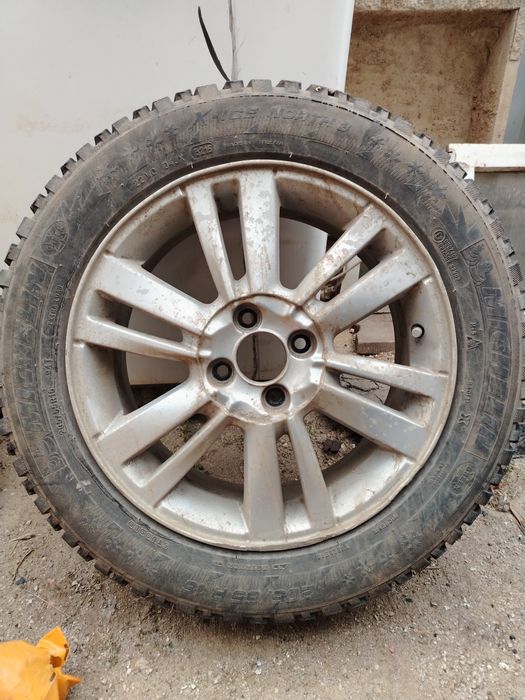Продам три зимних шины на дисках
