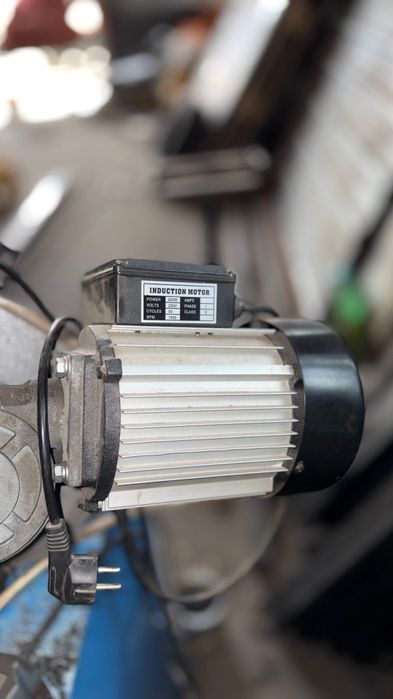 Fierăstrău cu bandă pentru metal