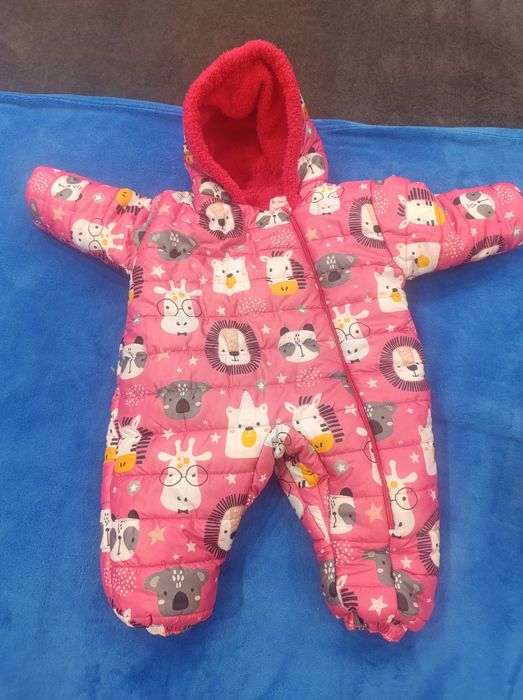 Зимен дебел космонавт