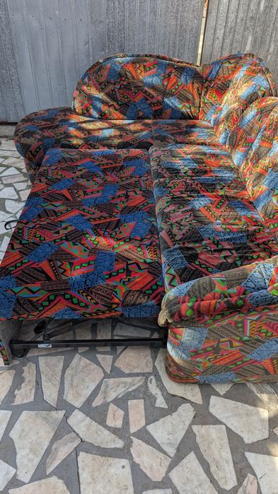 Coltar cu functie de dormit