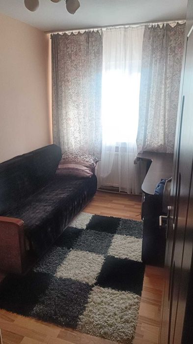 Vand apartament cu 3 camere