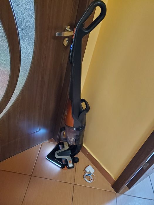 Aspirator vertical Rowenta