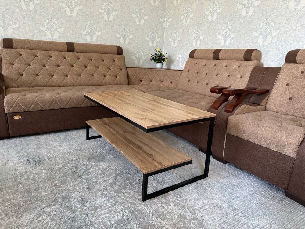 Jurnalniy stol loft