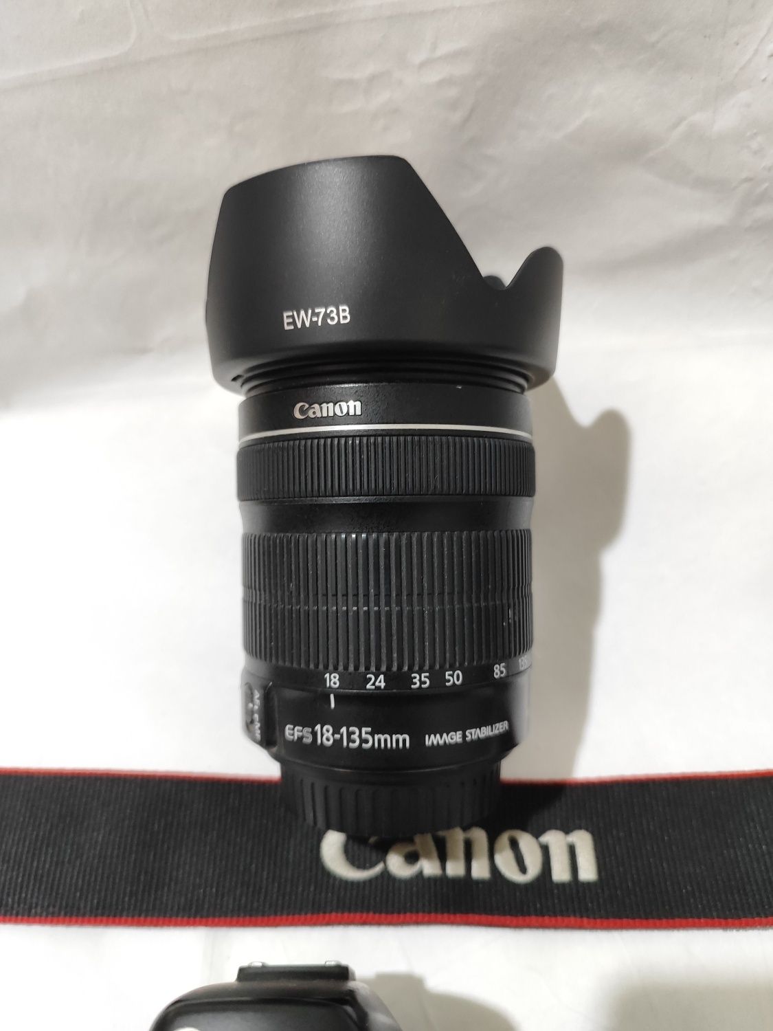 Canon EOS 70D + объектив 18-135mm сумка в комплекте