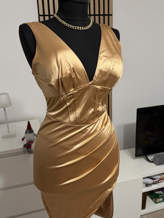Rochie aurie marime XS superba de ocazie