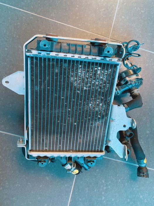 Radiator auxiliar OEM Audi A8 S8 4h complet