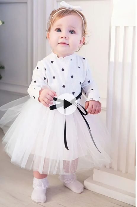 Продам красивое платье р.74-80  подойдёт  на 10,11,12,13 месяцев