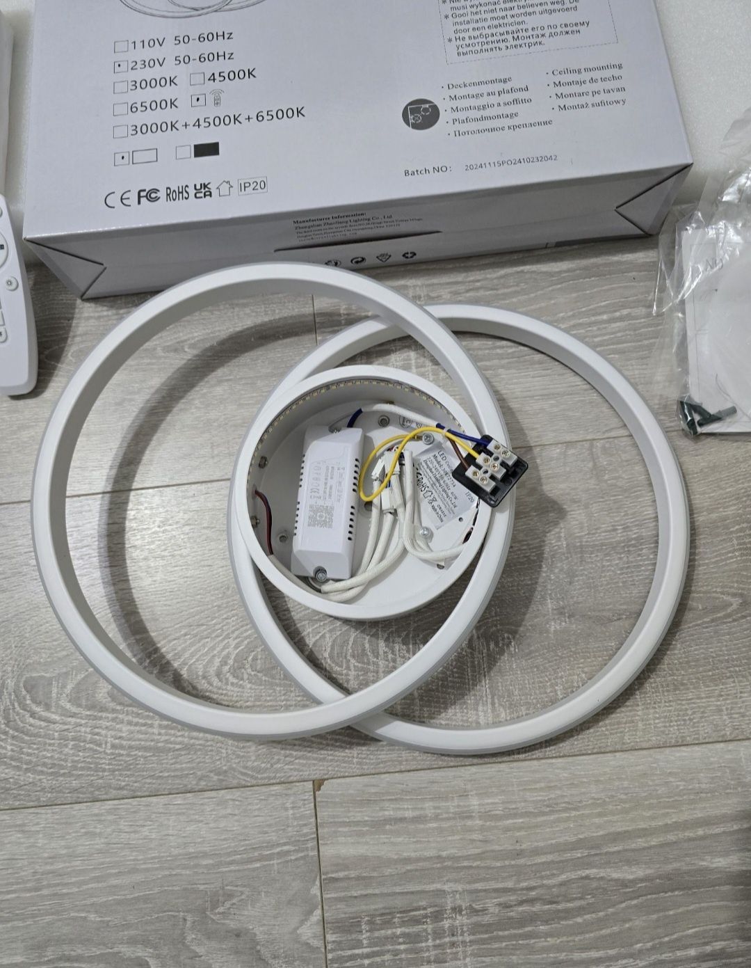 Plafonieră LED modernă, dimmabilă cu telecomandă, 40W
