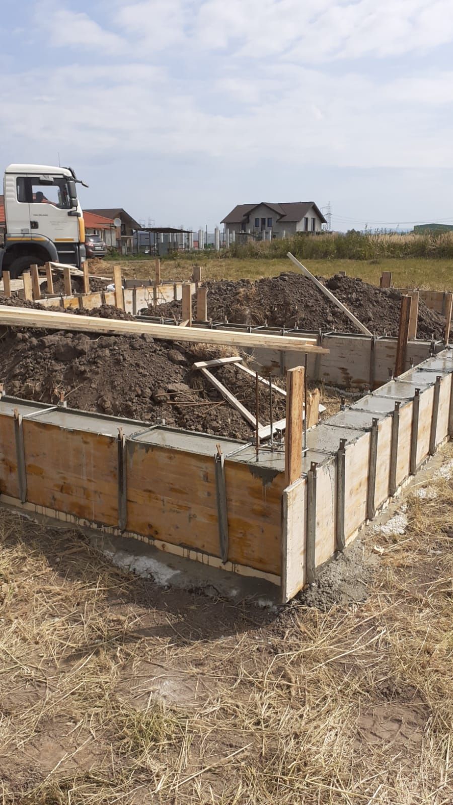 inchirieri in ORADEA cofraje doka  popi metalici. schela, transport  c