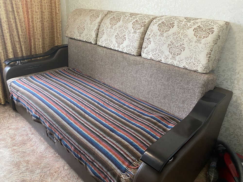 Продам диван и тумбу, в отличном состоянии