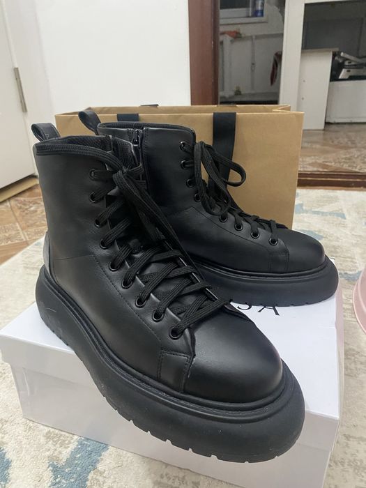 Продам женсую обувь, Италия lestrosa