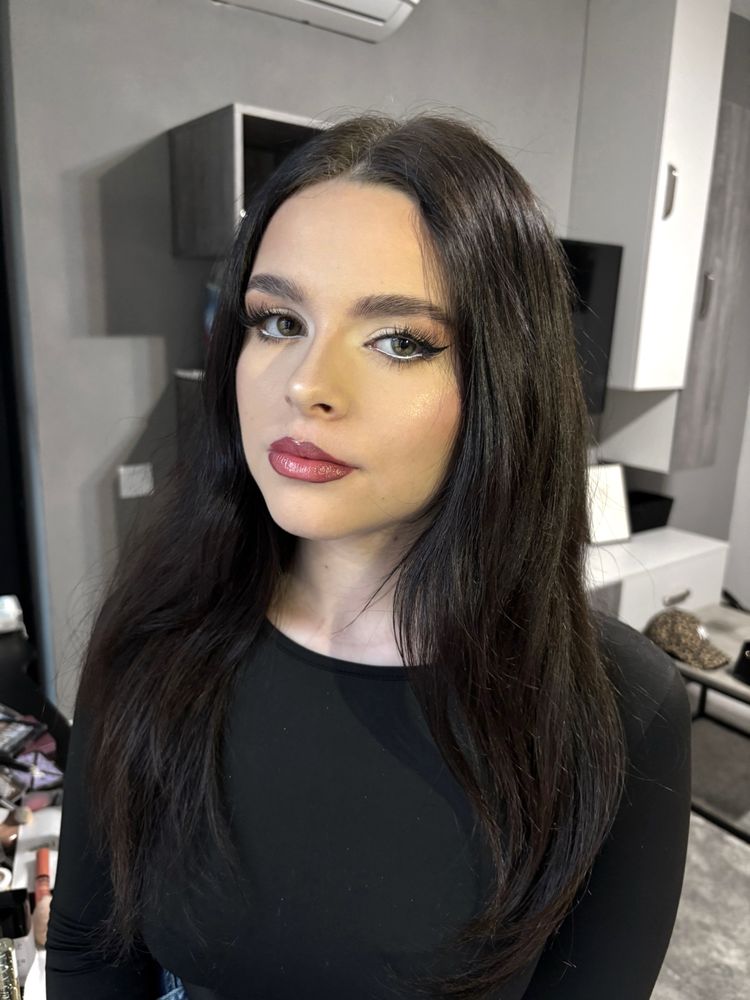 Ofer servicii de make up sector 6