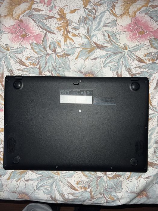 Laptop Asus 2 in 1, 8GB RAM, ecran rabatabil ideal pentru scoala sau