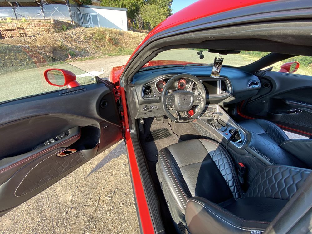 Dodge Challenger SRT Hellcat 6.2L HEMI