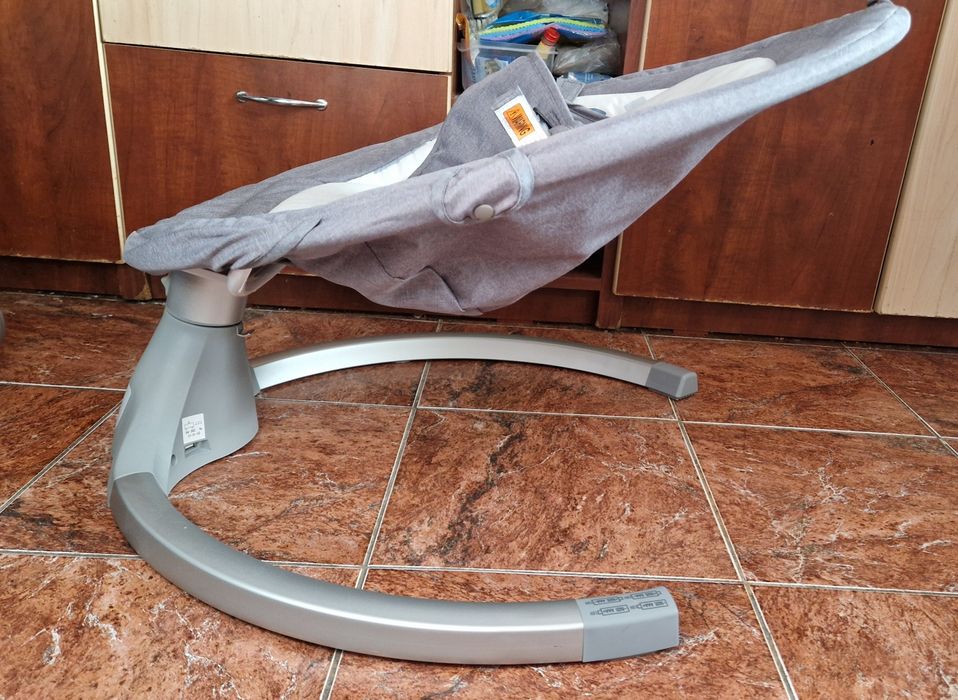 Vând Leagan Electric pentru bebelusi, balansoar, telecomanda